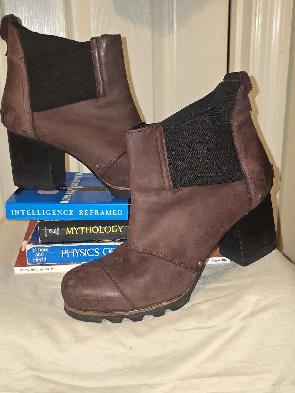 Sorel Women’s 9 Brown Leather Chelsea Ankle Boots Lug Sole Block Heel